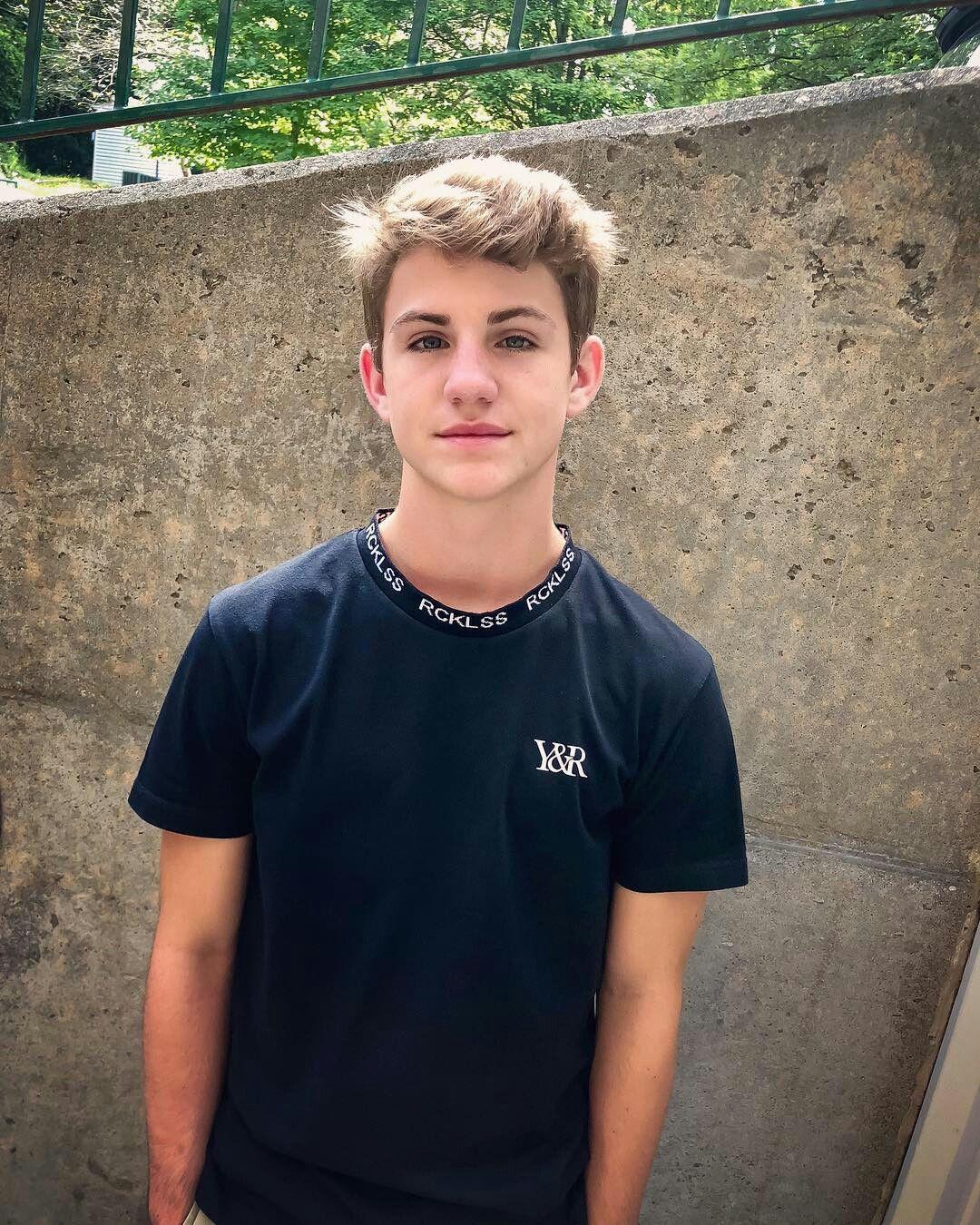 Max Mustermann